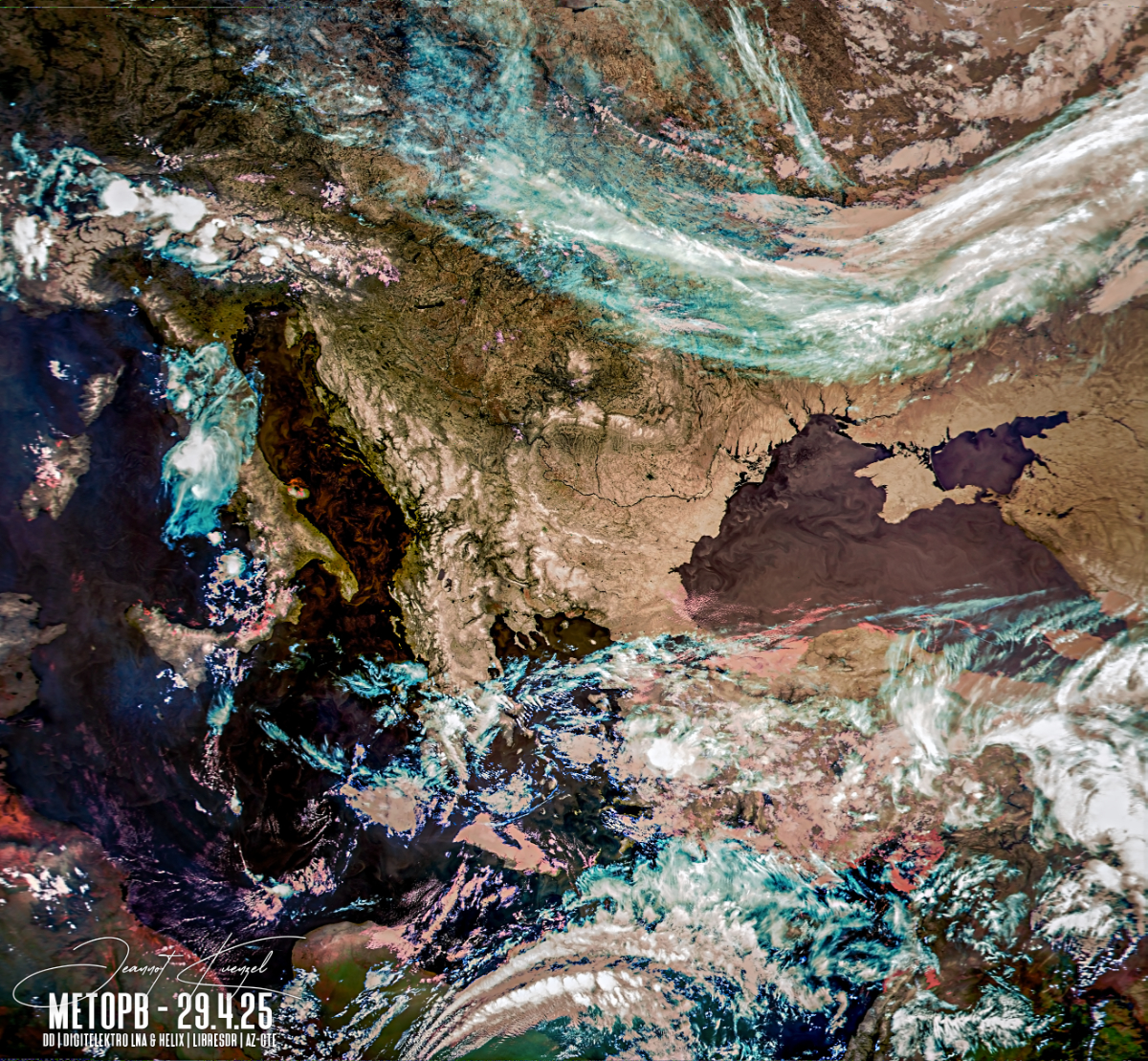 4.25 MetOpB avhrr 3 AVHRR 3b45 IR False Color